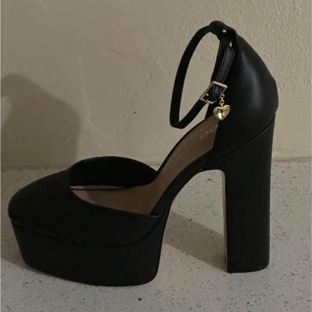ALDO Leather Ankle Strap Platform Heels..Sz9..NEW.!!!